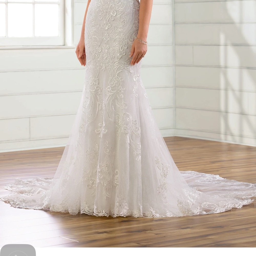 Elegant White Lace Wedding Dress